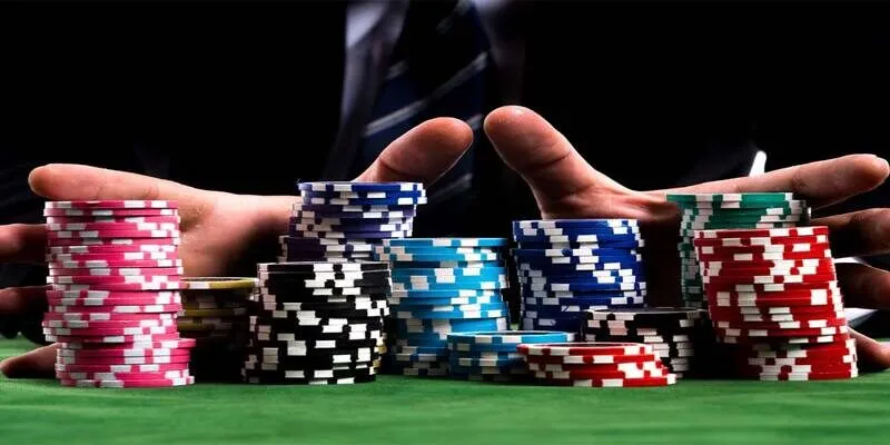 Chuyên gia chia sẻ 3 mẹo chơi Poker hay thắng lớn